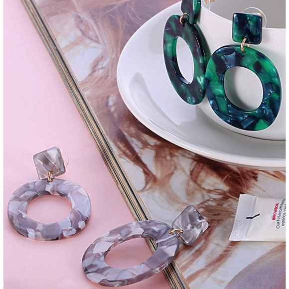 2/$20 BOGO BaubleBar Style Acrylic Drop Earrings - Picture 3 of 7